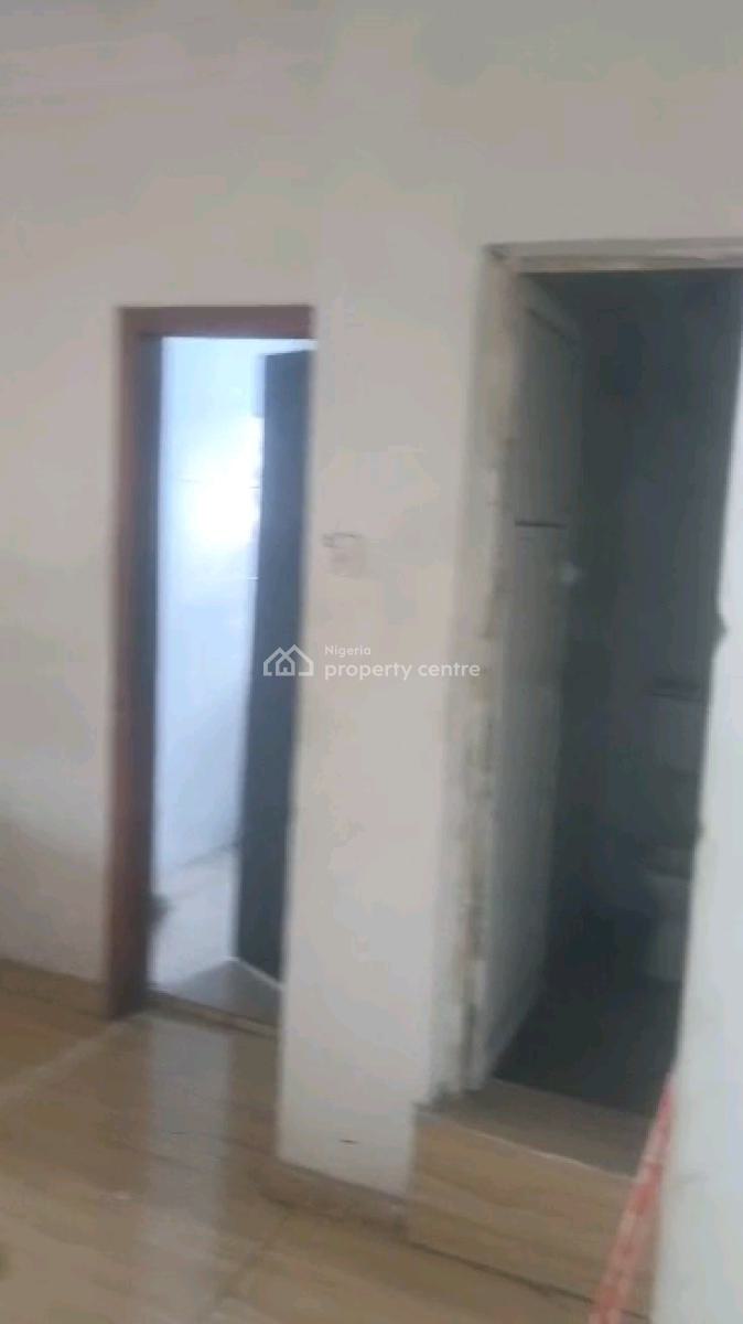 Standard N Executive  Two Bedroom Flat, Alagomeji, Yaba, Lagos, Flat / Apartment for Rent