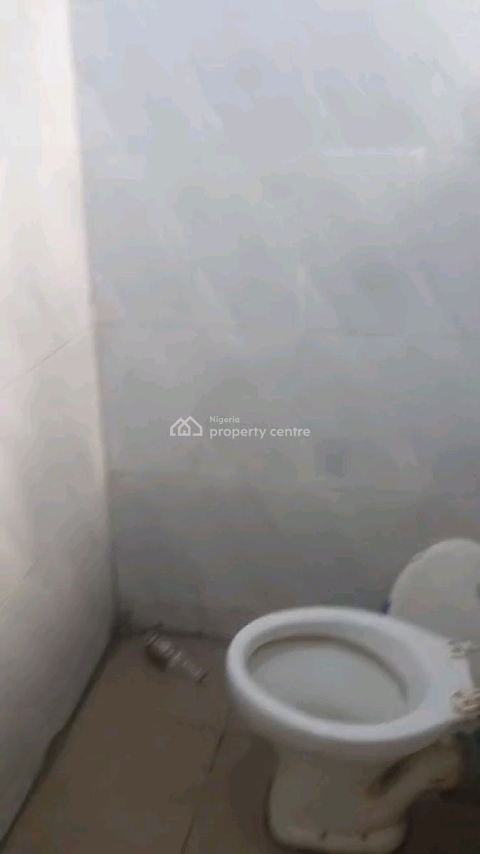 Standard N Executive  Two Bedroom Flat, Alagomeji, Yaba, Lagos, Flat / Apartment for Rent