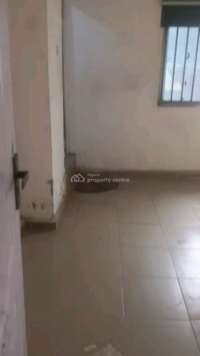 Standard N Executive  Two Bedroom Flat, Alagomeji, Yaba, Lagos, Flat / Apartment for Rent