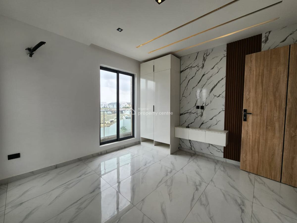 Decent 2 Bed Apartment with  Communal Swimming Pool Elevator and Gym*, Ikate Lekki, Ikate Elegushi, Lekki, Lagos, Flat / Apartment for Sale