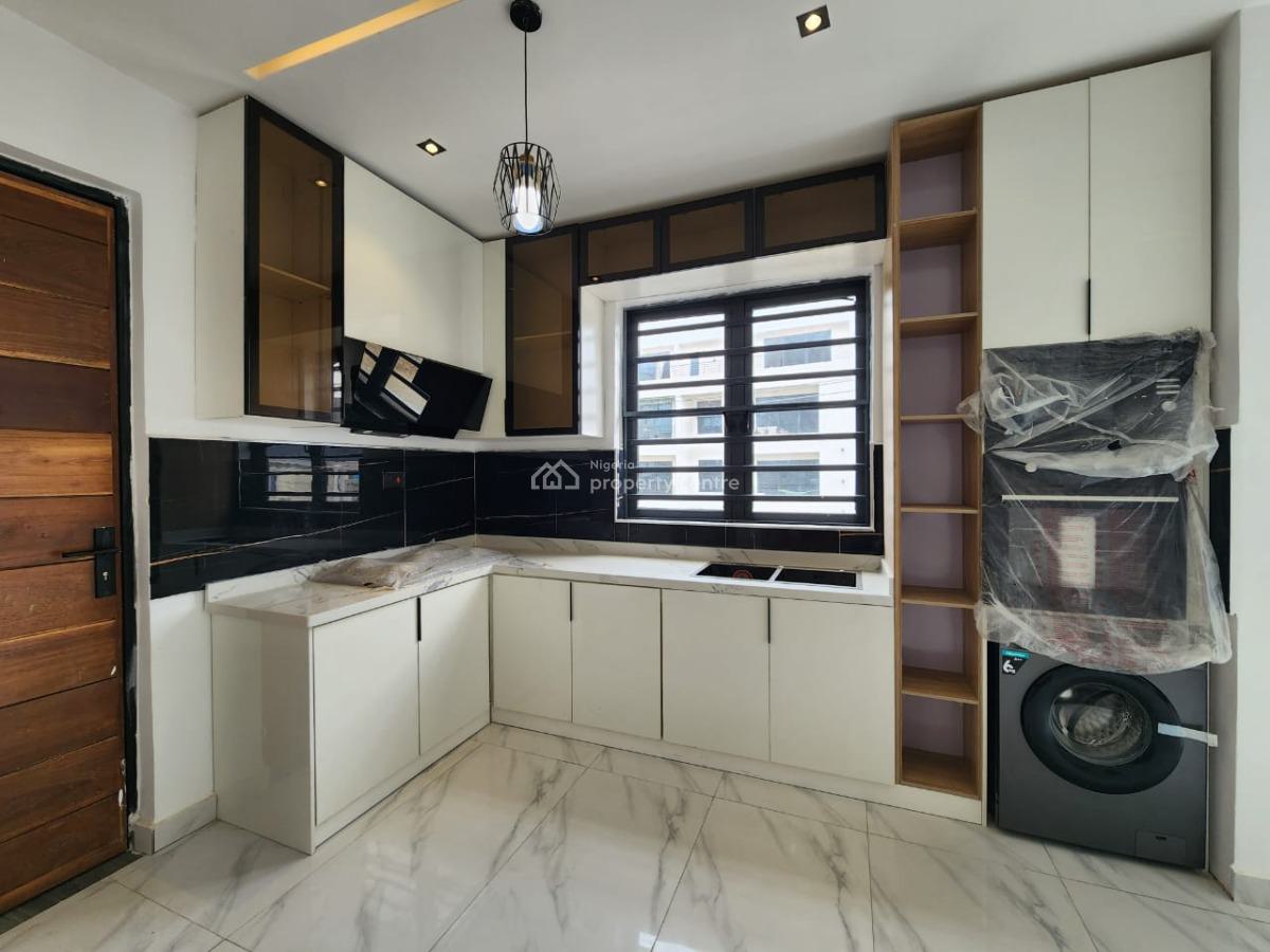 Decent 2 Bed Apartment with  Communal Swimming Pool Elevator and Gym*, Ikate Lekki, Ikate Elegushi, Lekki, Lagos, Flat / Apartment for Sale