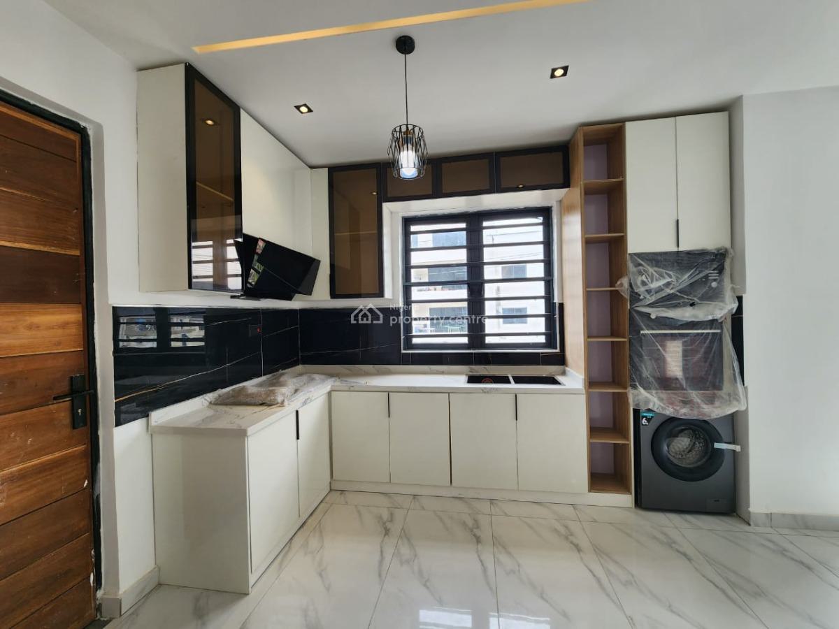 Decent 2 Bed Apartment with  Communal Swimming Pool Elevator and Gym*, Ikate Lekki, Ikate Elegushi, Lekki, Lagos, Flat / Apartment for Sale