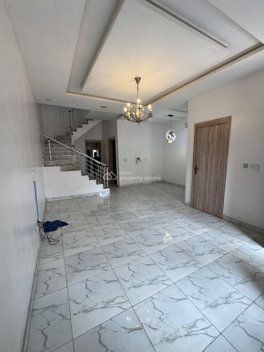 𝐌𝐀𝐈𝐍𝐓𝐀𝐈𝐍𝐄𝐃 4 𝐁𝐄𝐃𝐑𝐎𝐎𝐌 𝐒𝐄𝐌𝐈 𝐃𝐄𝐓𝐀𝐂𝐇𝐄𝐃, Chevron, Lekki, Lekki Phase 2, Lekki, Lagos, Semi-detached Duplex for Rent