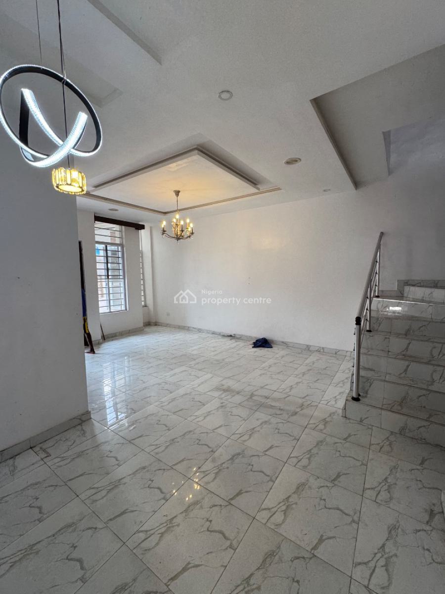 𝐌𝐀𝐈𝐍𝐓𝐀𝐈𝐍𝐄𝐃 4 𝐁𝐄𝐃𝐑𝐎𝐎𝐌 𝐒𝐄𝐌𝐈 𝐃𝐄𝐓𝐀𝐂𝐇𝐄𝐃, Chevron, Lekki, Lekki Phase 2, Lekki, Lagos, Semi-detached Duplex for Rent