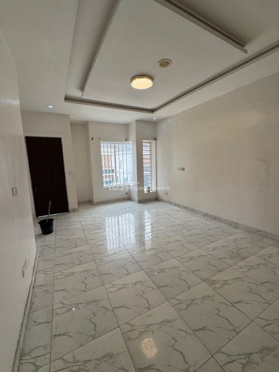 𝐌𝐀𝐈𝐍𝐓𝐀𝐈𝐍𝐄𝐃 4 𝐁𝐄𝐃𝐑𝐎𝐎𝐌 𝐒𝐄𝐌𝐈 𝐃𝐄𝐓𝐀𝐂𝐇𝐄𝐃, Chevron, Lekki, Lekki Phase 2, Lekki, Lagos, Semi-detached Duplex for Rent