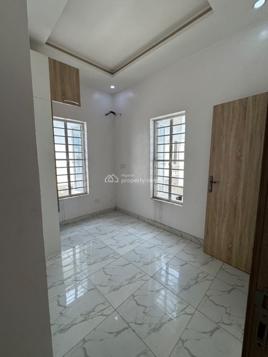𝐌𝐀𝐈𝐍𝐓𝐀𝐈𝐍𝐄𝐃 4 𝐁𝐄𝐃𝐑𝐎𝐎𝐌 𝐒𝐄𝐌𝐈 𝐃𝐄𝐓𝐀𝐂𝐇𝐄𝐃, Chevron, Lekki, Lekki Phase 2, Lekki, Lagos, Semi-detached Duplex for Rent