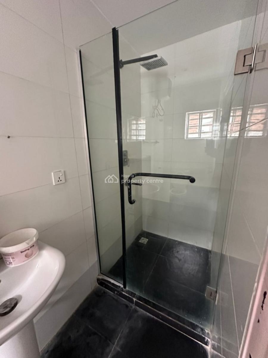 Two Bedroom Apartment, Off Admiralty, Lekki Phase 1, Lekki, Lagos, Flat / Apartment for Rent
