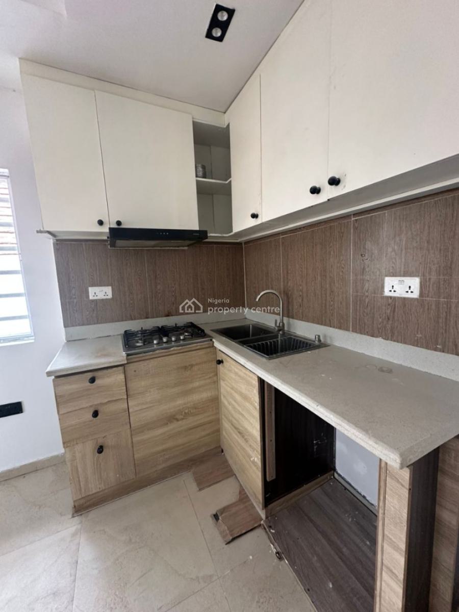 Two Bedroom Apartment, Off Admiralty, Lekki Phase 1, Lekki, Lagos, Flat / Apartment for Rent
