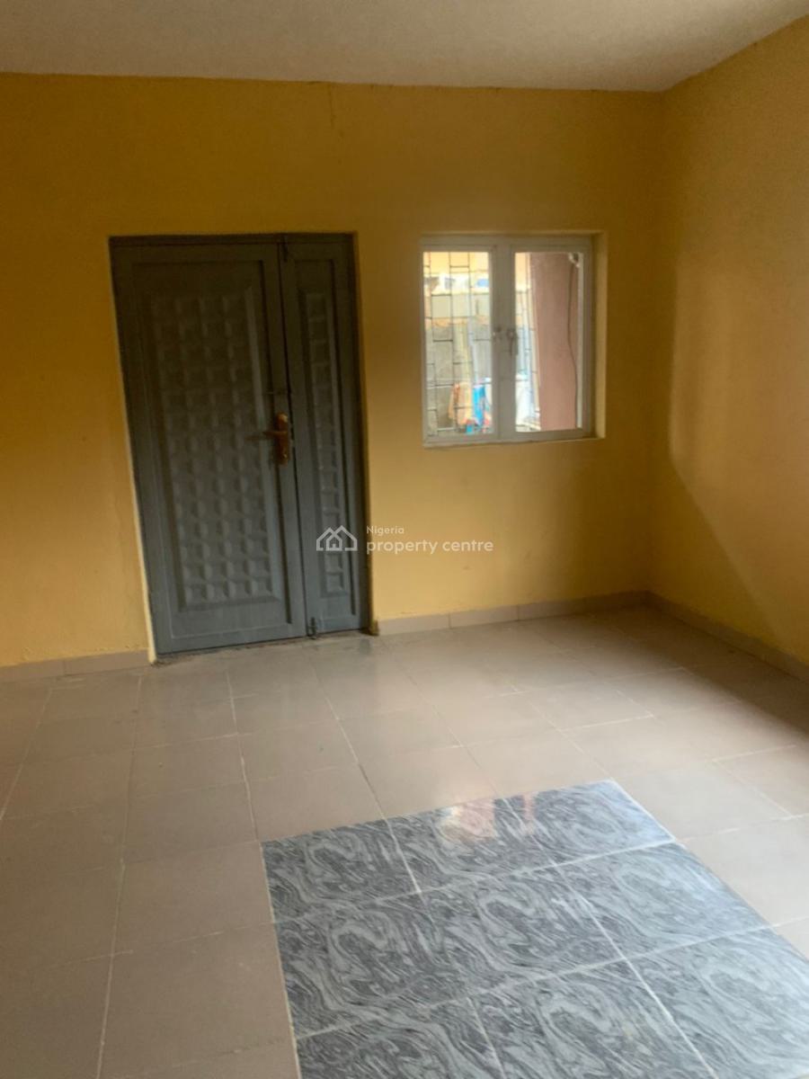 Well Maintained 2 Bedroom Flat, Lafeef Onigemo, Ifako, Gbagada, Lagos, Flat / Apartment for Rent