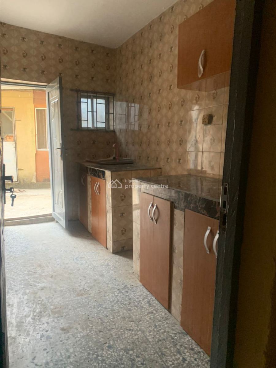 Well Maintained 2 Bedroom Flat, Lafeef Onigemo, Ifako, Gbagada, Lagos, Flat / Apartment for Rent