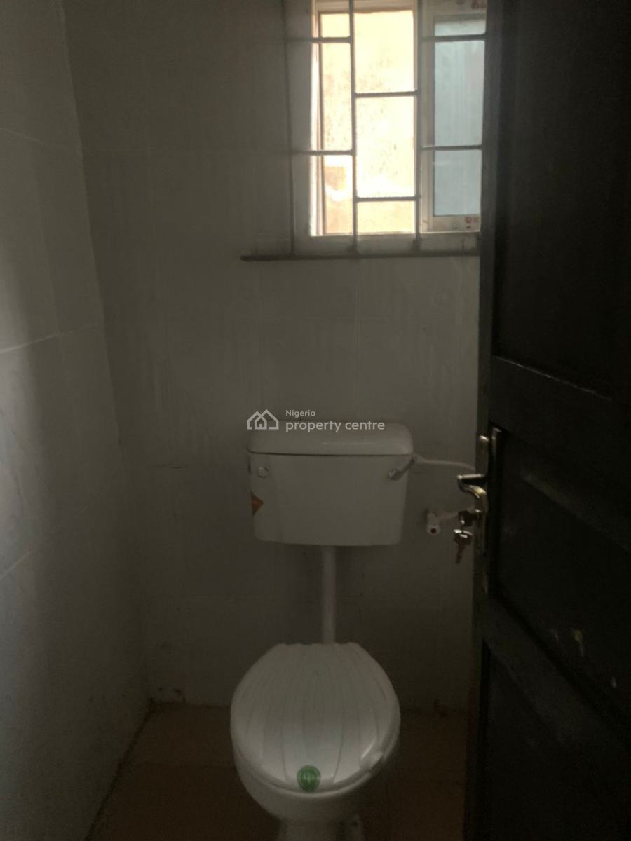 Well Maintained 2 Bedroom Flat, Lafeef Onigemo, Ifako, Gbagada, Lagos, Flat / Apartment for Rent