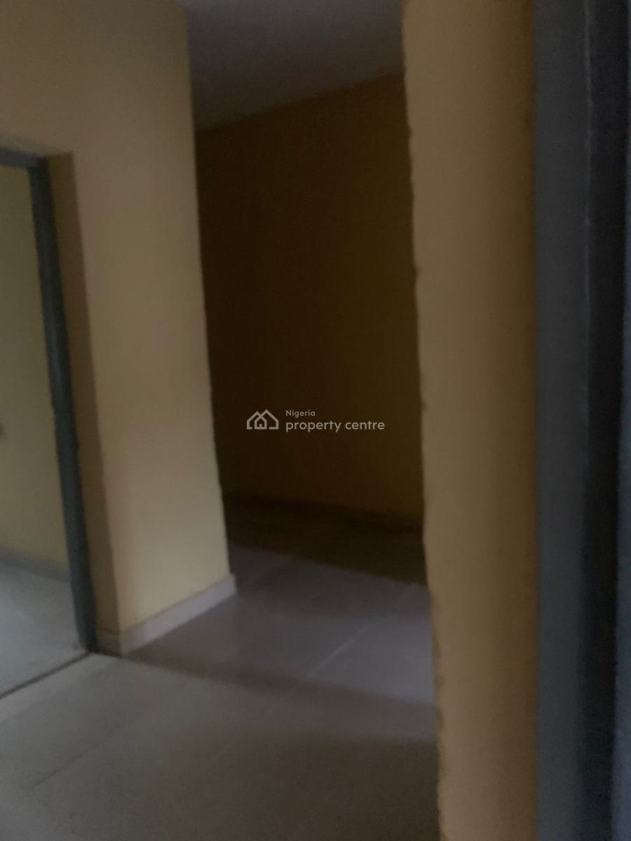 Well Maintained 2 Bedroom Flat, Lafeef Onigemo, Ifako, Gbagada, Lagos, Flat / Apartment for Rent
