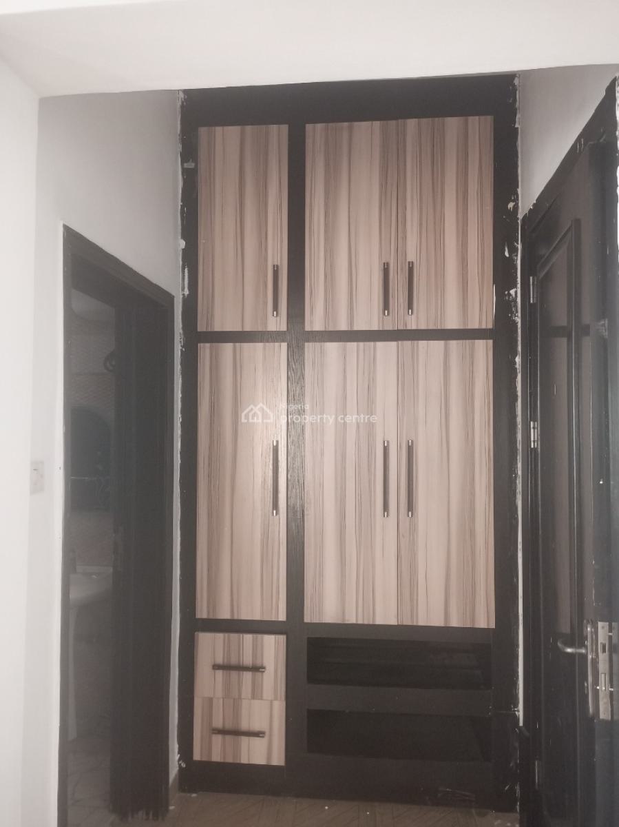 Spacious 3bedroom Terrace, Off Pinnacle Road, Lekki Right Side, Lekki Phase 1, Lekki, Lagos, Terraced Duplex for Rent