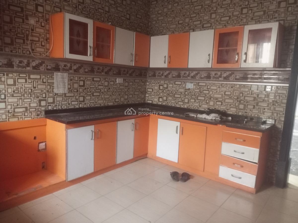 Spacious 3bedroom Terrace, Off Pinnacle Road, Lekki Right Side, Lekki Phase 1, Lekki, Lagos, Terraced Duplex for Rent