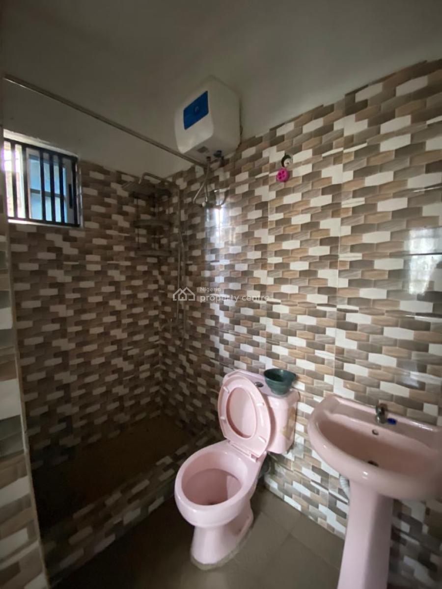 2 Bedroom Apartment (upstairs), Oniru, Victoria Island (vi), Lagos, Flat / Apartment for Rent