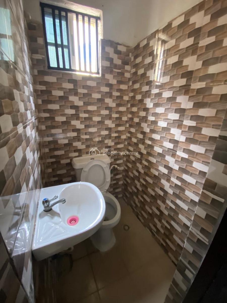 2 Bedroom Apartment (upstairs), Oniru, Victoria Island (vi), Lagos, Flat / Apartment for Rent