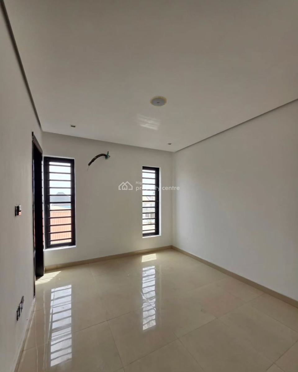 Very Cozy 3bed Apartment with Bq,pool ,elevator &gym in Lekki Phase 1, Lekki Phase 1,lekki,lagos , Nigeria, Lekki Phase 1, Lekki, Lagos, Flat / Apartment for Rent