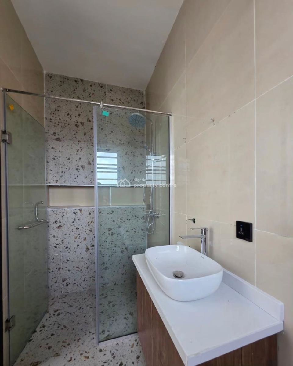 Very Cozy 3bed Apartment with Bq,pool ,elevator &gym in Lekki Phase 1, Lekki Phase 1,lekki,lagos , Nigeria, Lekki Phase 1, Lekki, Lagos, Flat / Apartment for Rent