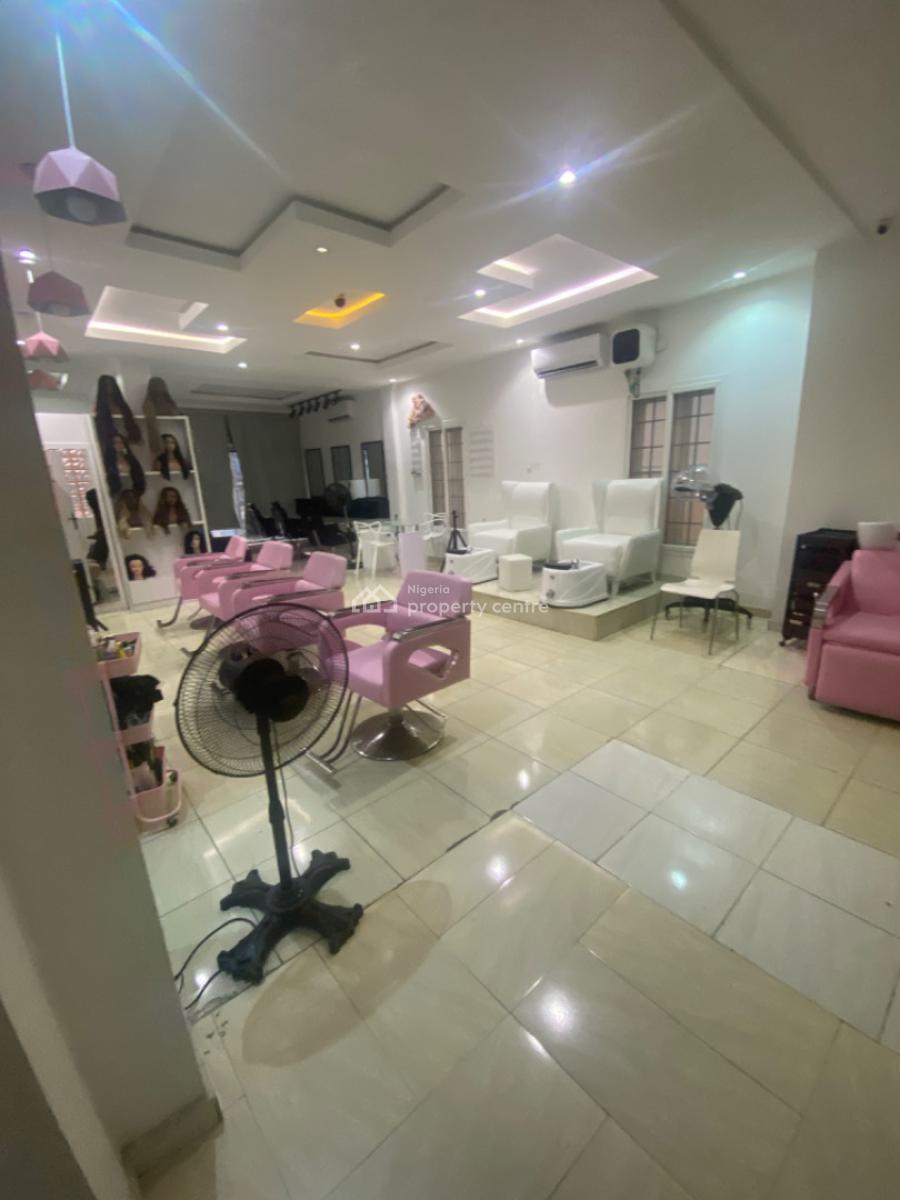 Get Your Saloon Space at Lekki Phase 1, Off Admiralty Way Lekki Phase 1, Lekki Phase 1, Lekki, Lagos, Shop for Rent