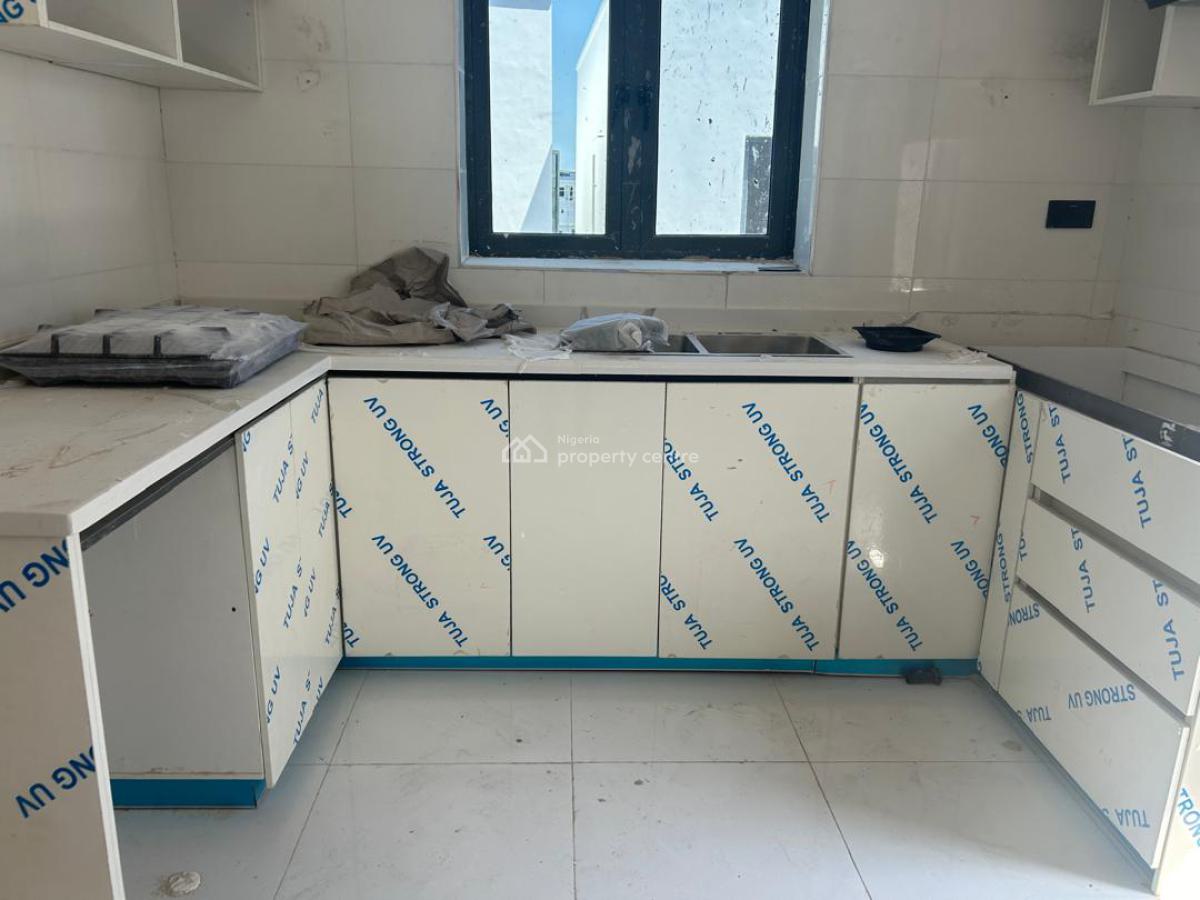 2-bed Apartment, Opp. Cis School,  Off Freedom Way,lekki, Lekki, Lagos, Flat / Apartment for Rent