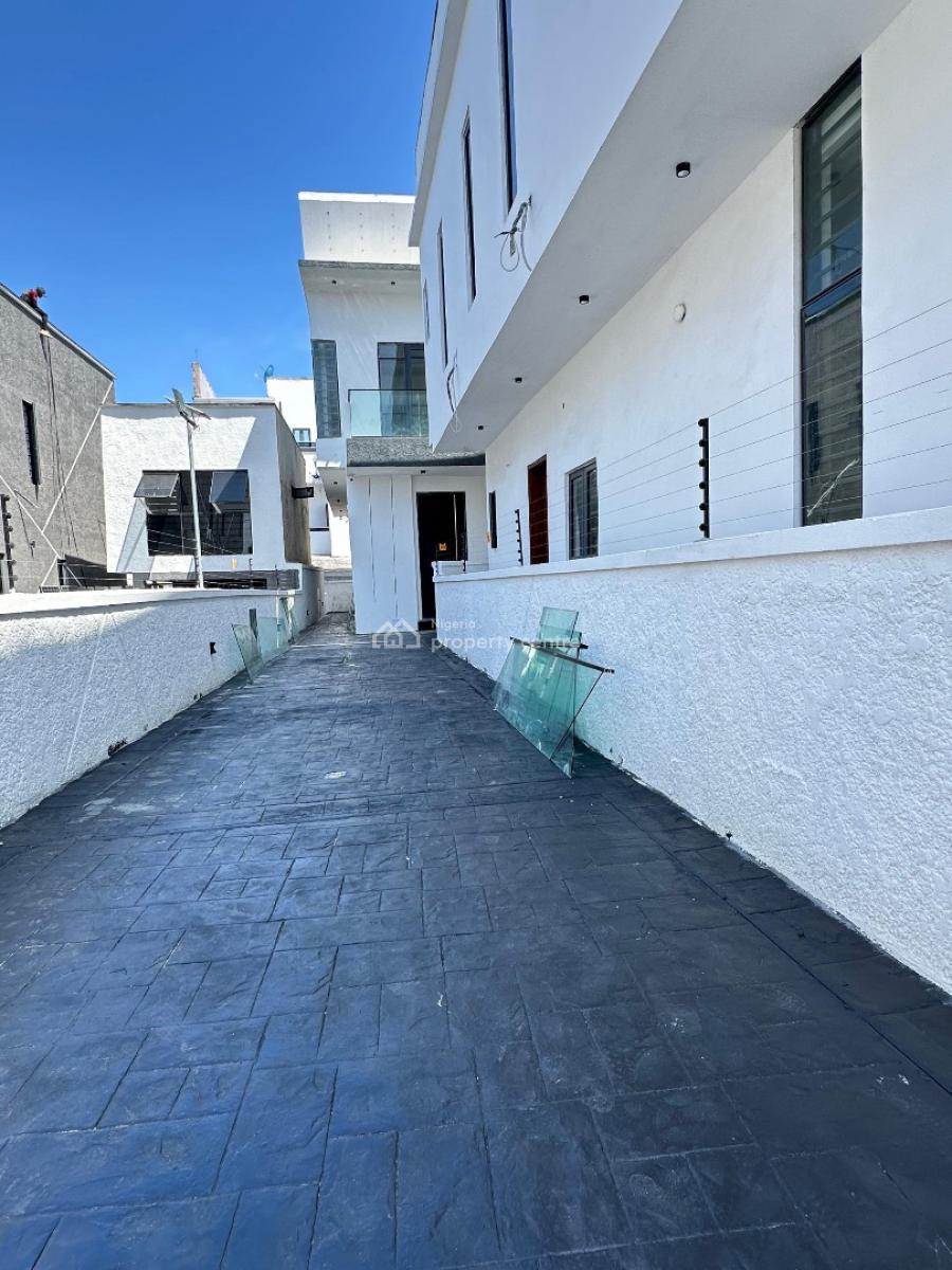 Elegant 4-bedroom Semi-detached Duplex with Bq, Ikota, Lekki, Lagos, Semi-detached Bungalow for Sale