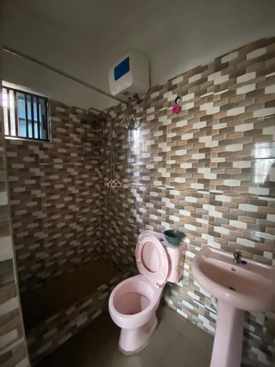 Spacious Self Service 2bedroom Apartment Upstairs in a Good Location, Oniru, Victoria Island (vi), Lagos, Flat / Apartment for Rent