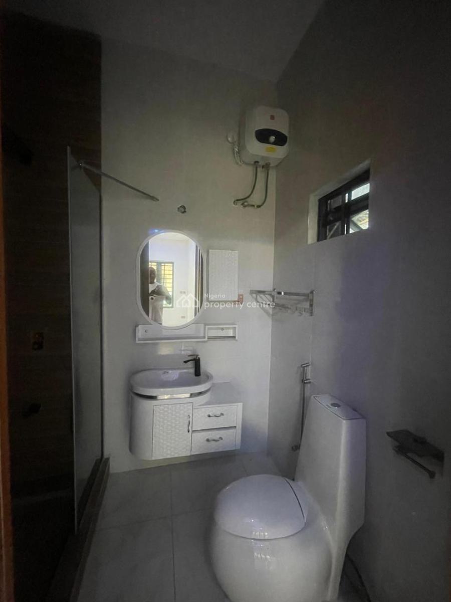 2 Bedroom Apartment, New Road, Lekki, Lagos, Flat / Apartment for Rent