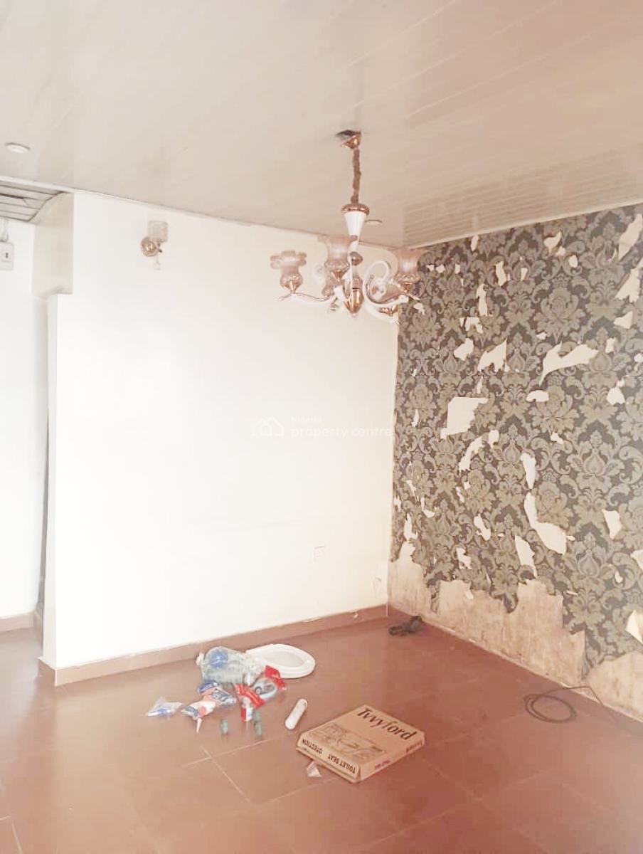 a Well Maintained Spacious 2 Bedroom Flat, Gra Phase 1, Magodo, Lagos, Flat / Apartment for Rent