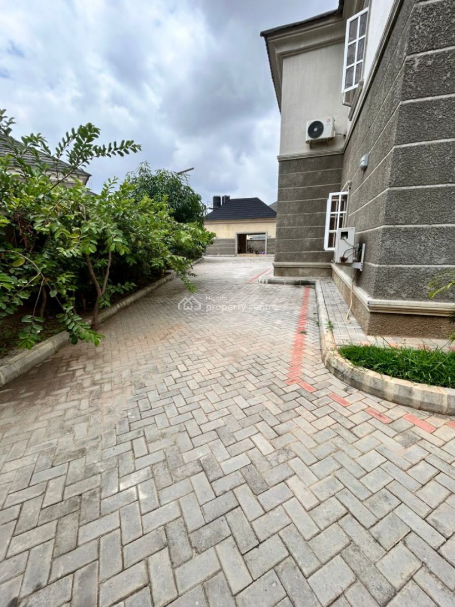 Well Built Smart 5 Bedroom Fully Detached Mansion with 4room Bq, Guzape Abuja Diplomatic Zone, Guzape District, Abuja, Detached Duplex for Sale