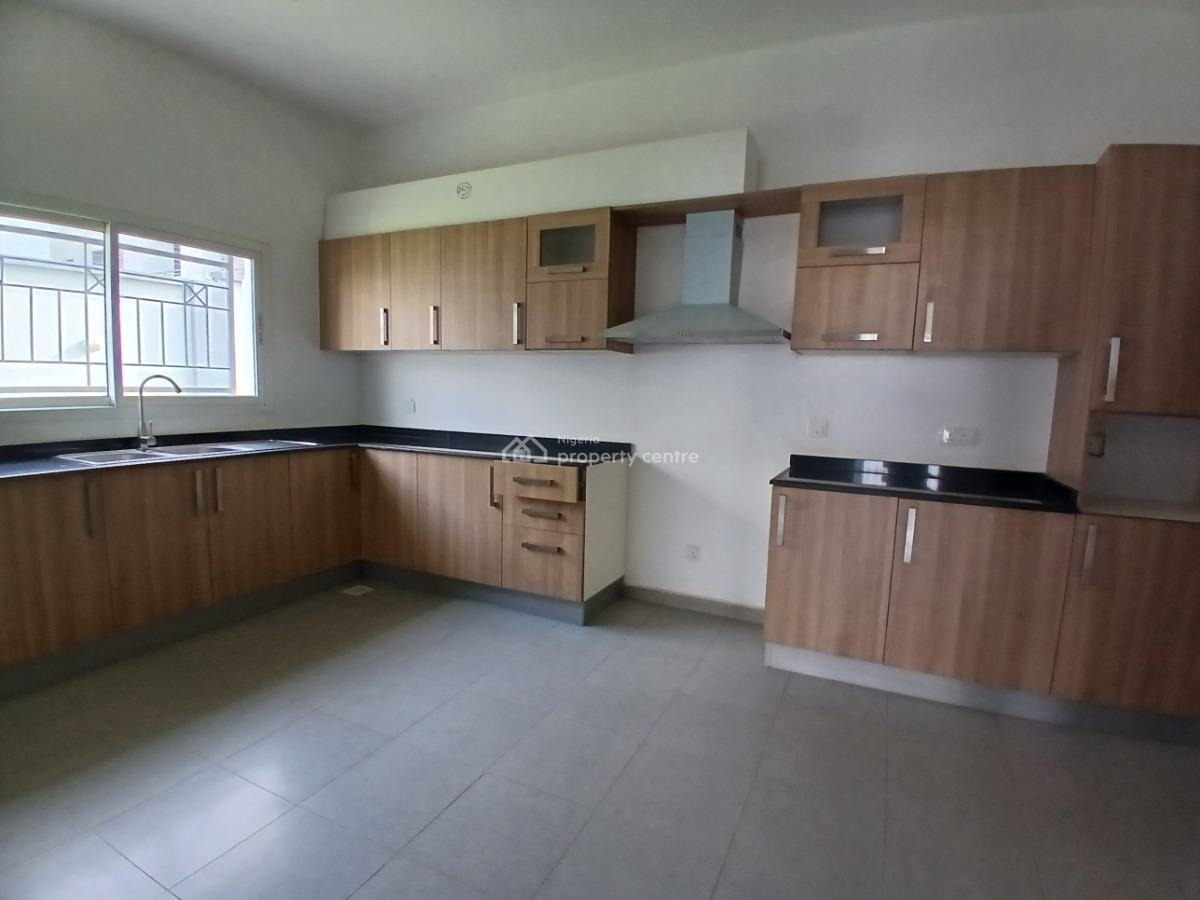 Newly Built 3 Bedroom with Bq Attached, Guzape District, Abuja, Flat / Apartment for Rent
