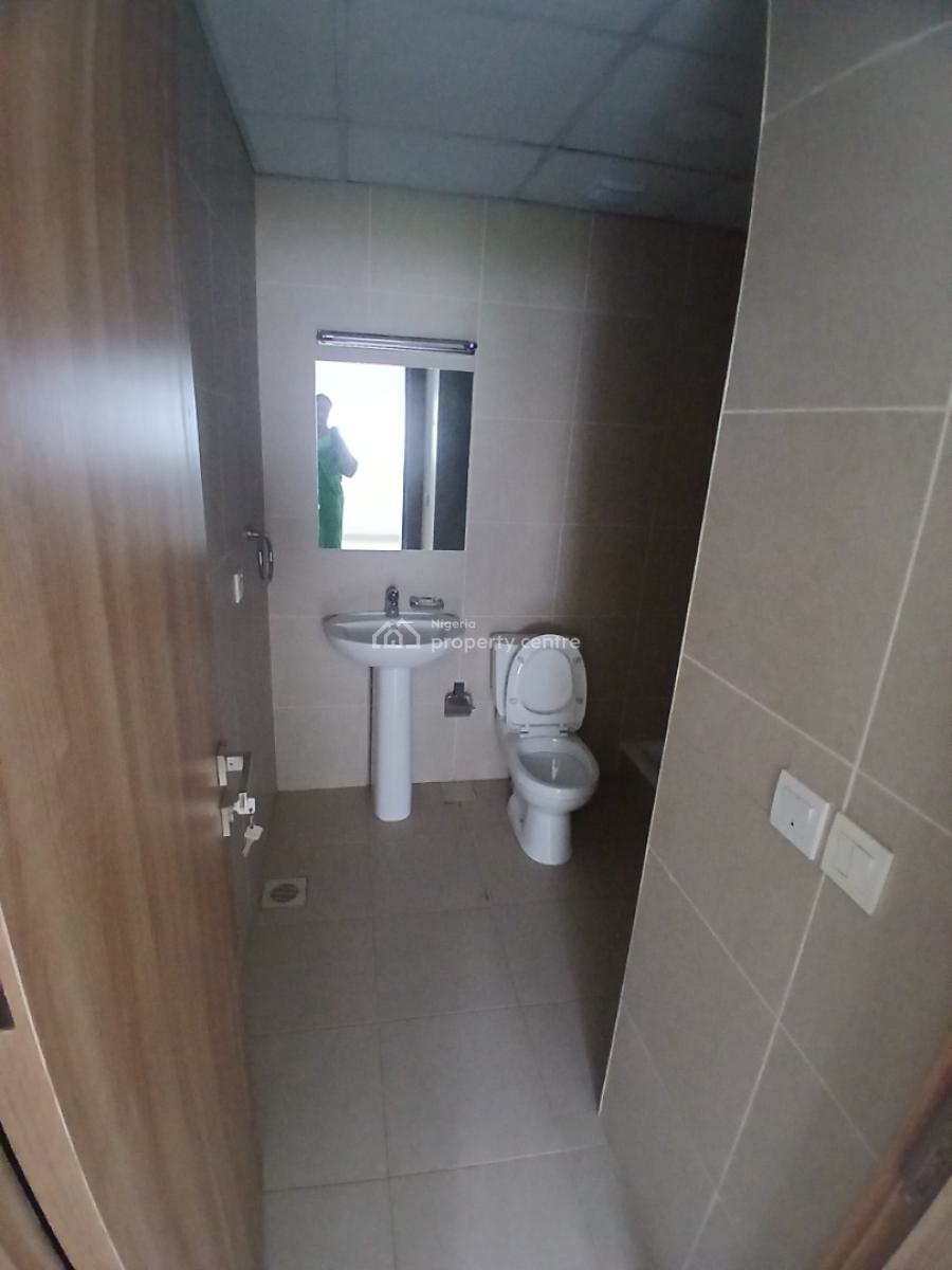 Newly Built 3 Bedroom with Bq Attached, Guzape District, Abuja, Flat / Apartment for Rent