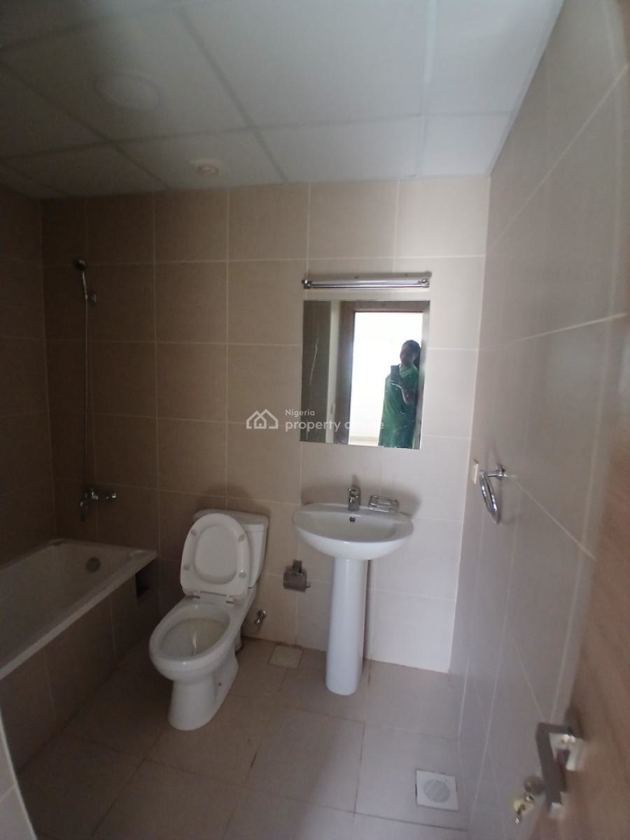 Newly Built 3 Bedroom with Bq Attached, Guzape District, Abuja, Flat / Apartment for Rent