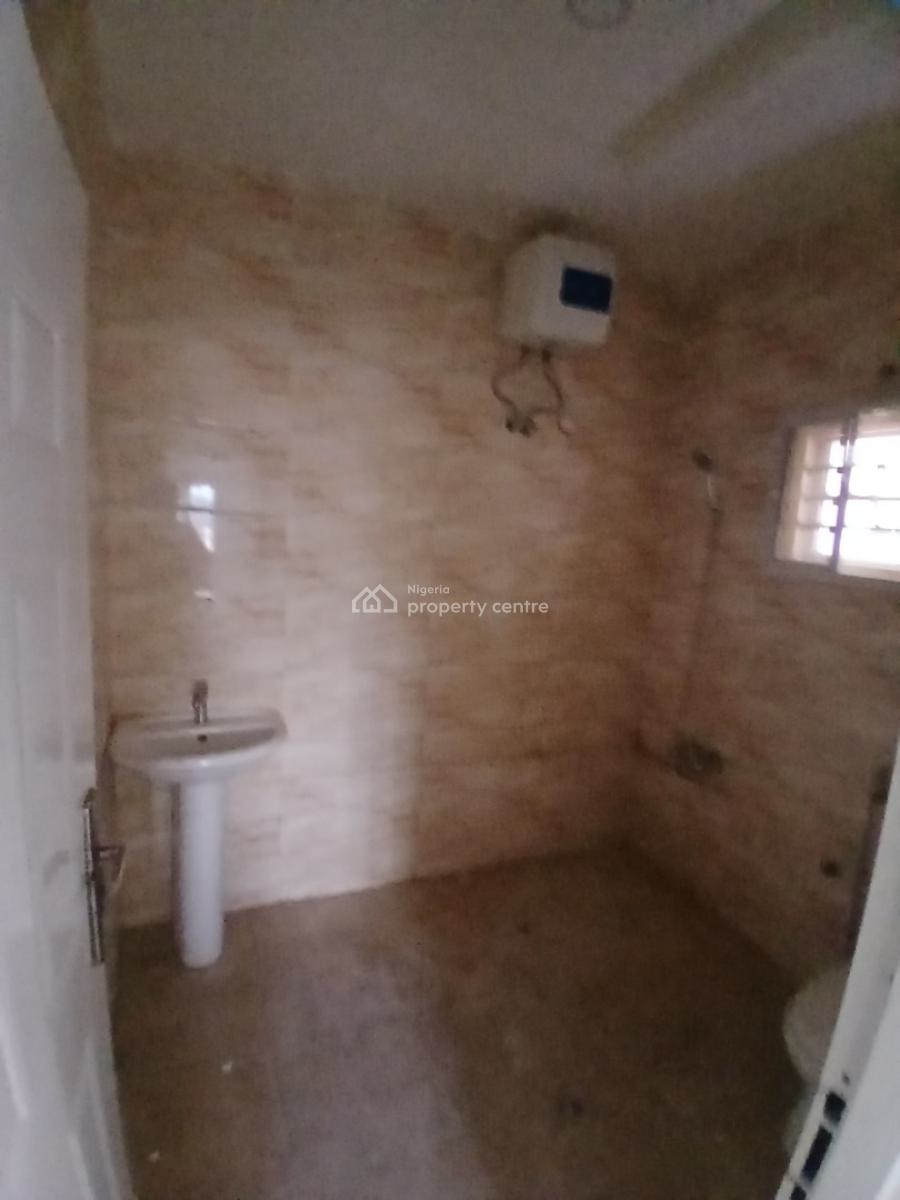 Renovated 3 Bedroom Flat, Guzape District, Abuja, Flat / Apartment for Rent