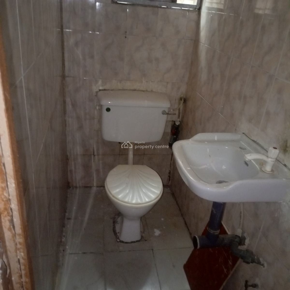 Nice and Spacious 3bedroom Flat in Surulere, Off Adelabu Road Surulere Lagos, Adelabu, Surulere, Lagos, Flat / Apartment for Rent