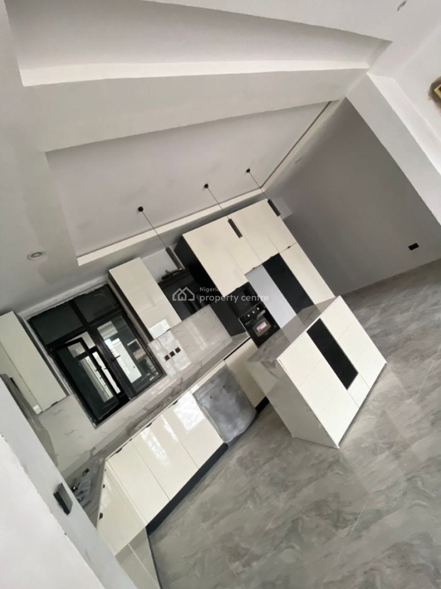 2 Beds Apartment Comes with Elevator, Pool and Gym., Ikota, Lekki, Lagos, Flat / Apartment for Rent