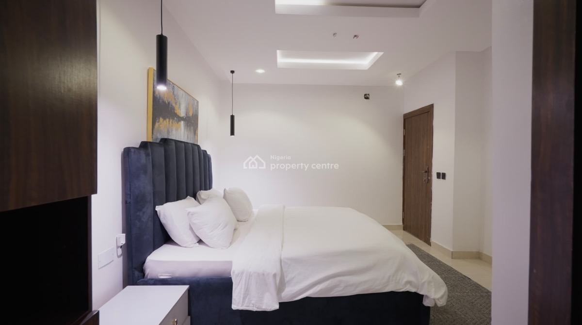 Exquisite 3 Bedroom Apartment with Ps5, Spar Road, Ikate, Lekki, Lagos, Flat / Apartment Short Let