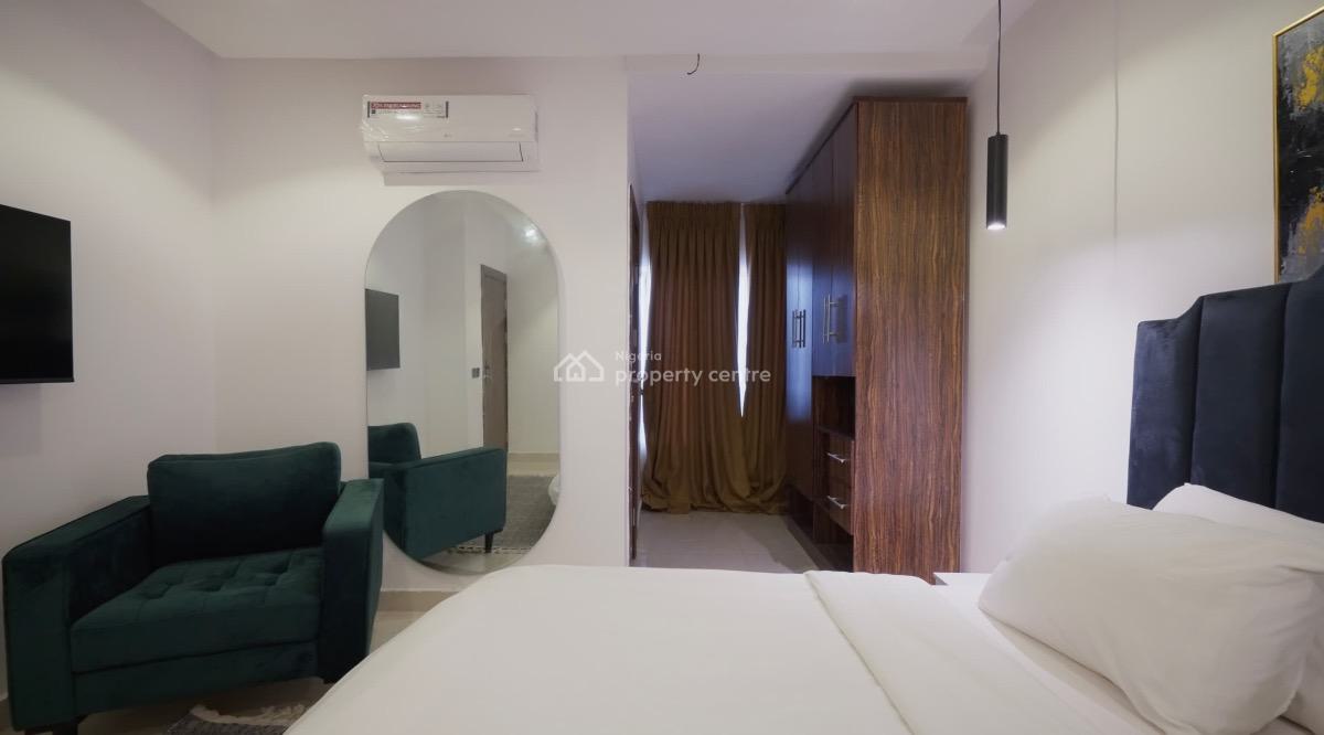 Exquisite 3 Bedroom Apartment with Ps5, Spar Road, Ikate, Lekki, Lagos, Flat / Apartment Short Let