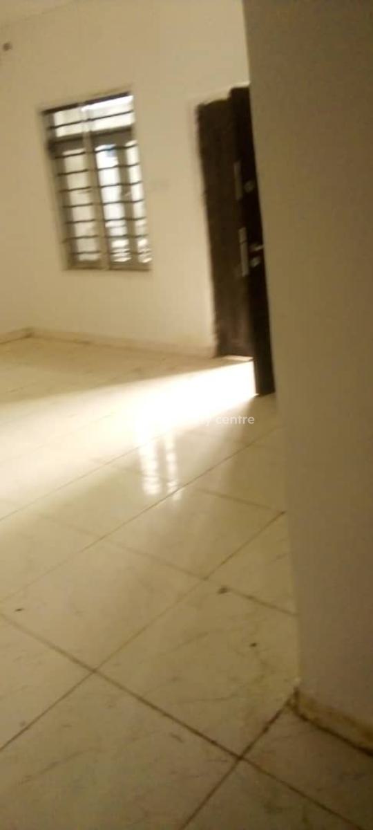 Massive Ground Floor Clean 3 Bed in Wuye, Wuye, Wuye, Abuja, Flat / Apartment for Rent
