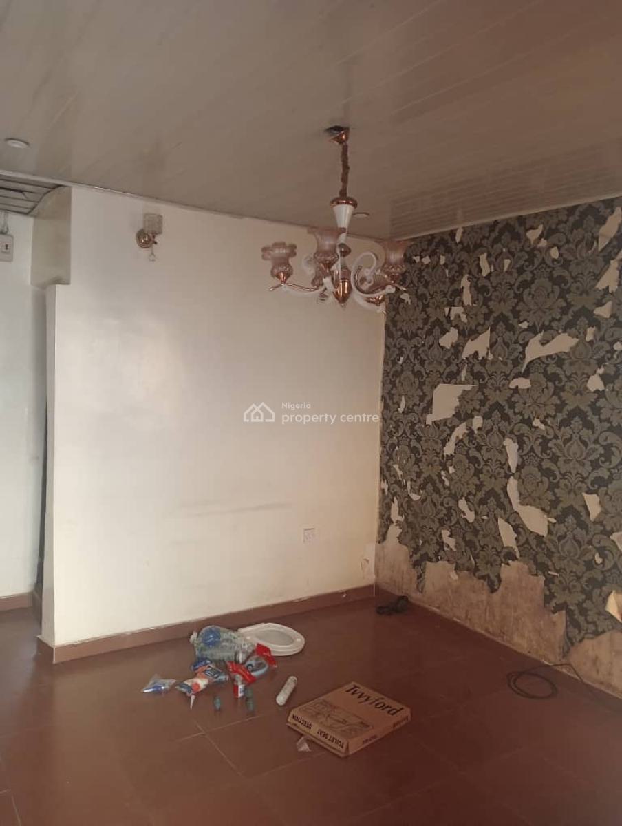 2 Bedroom Flat All Rooms En-suite Downstairs Available, Gbelegbo Street, Gra Phase 1, Magodo, Lagos, Flat / Apartment for Rent