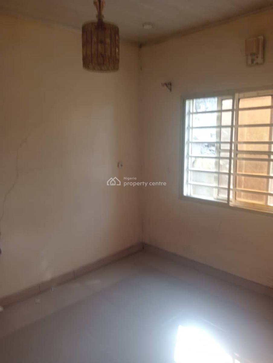 2 Bedroom Flat All Rooms En-suite Downstairs Available, Gbelegbo Street, Gra Phase 1, Magodo, Lagos, Flat / Apartment for Rent