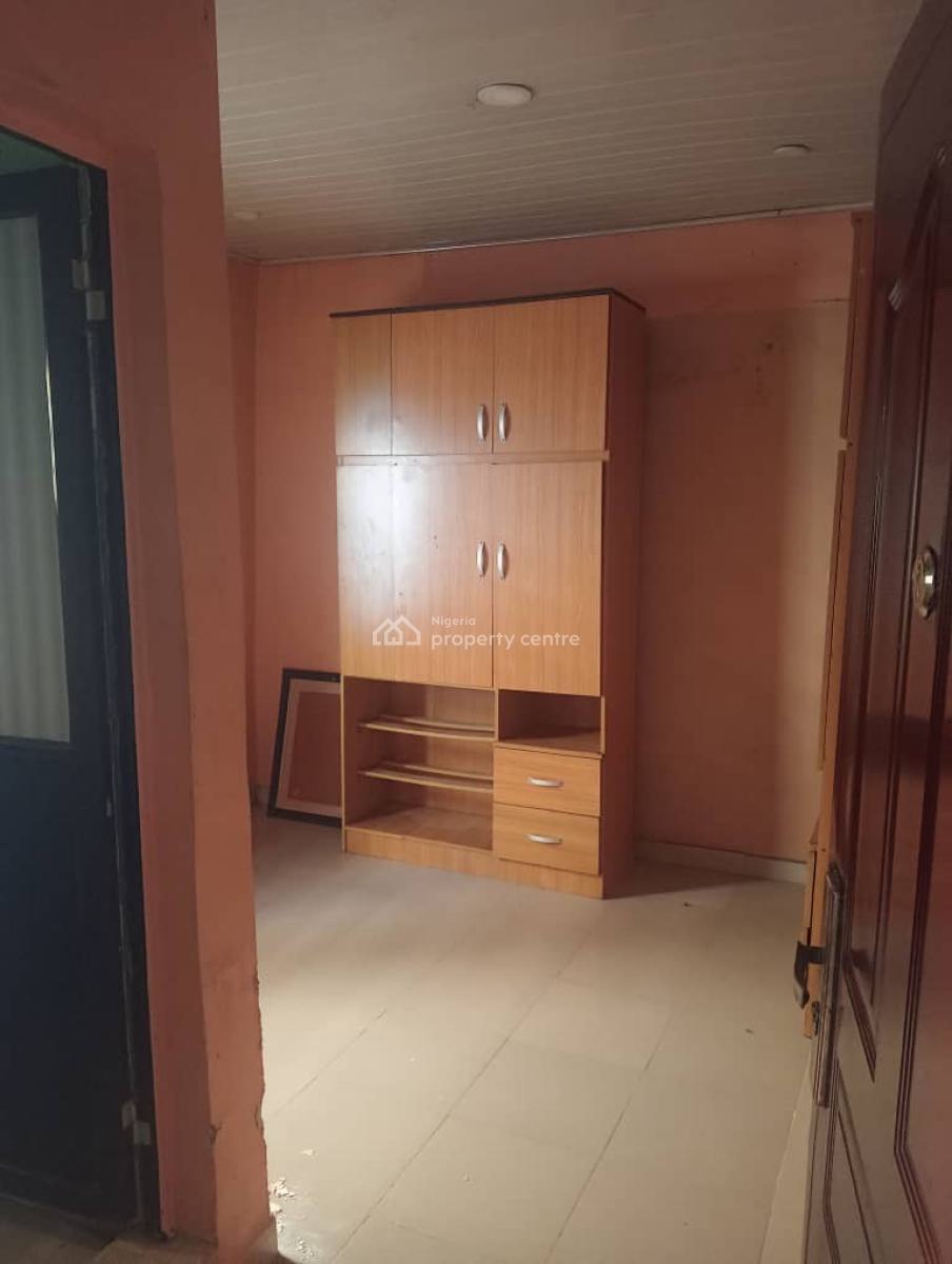 2 Bedroom Flat All Rooms En-suite Downstairs Available, Gbelegbo Street, Gra Phase 1, Magodo, Lagos, Flat / Apartment for Rent