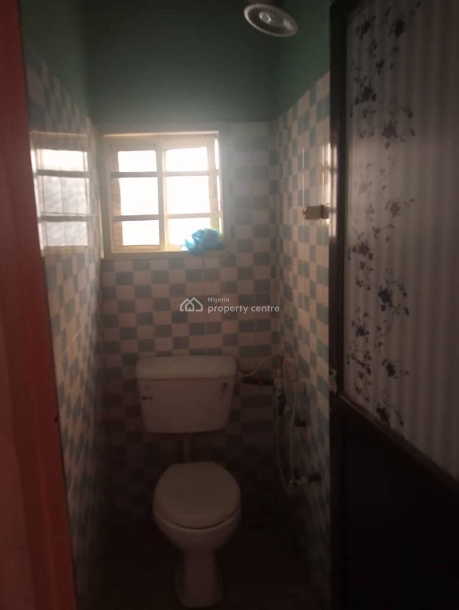 2 Bedroom Flat All Rooms En-suite Downstairs Available, Gbelegbo Street, Gra Phase 1, Magodo, Lagos, Flat / Apartment for Rent