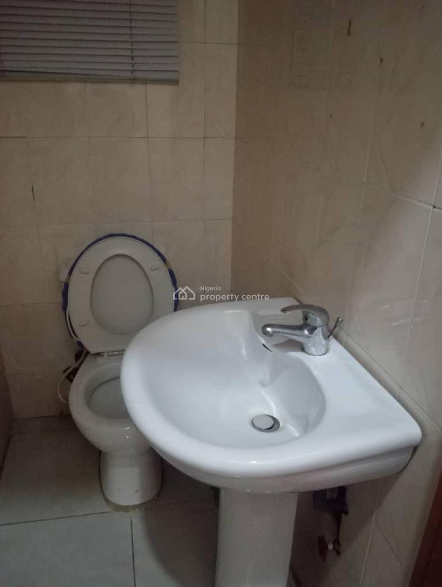 Spacious 2bedrooms Flat, Lekki Phase 1, Lekki, Lagos, Flat / Apartment for Rent