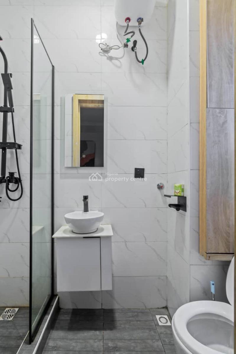 Luxury 1bedroom Penthouse with Spacious Balcony and Ps5, Lekki Phase 1, Lekki, Lagos, Flat / Apartment Short Let