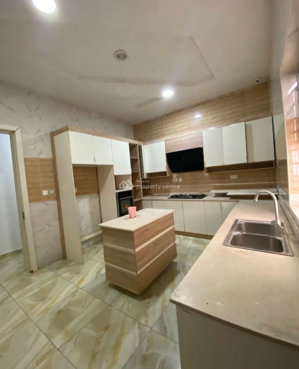 Luxury 2 Bedroom Apartment Sharing Kitchen with 1 Person., Oral Extension, Lekki, Lagos, Flat / Apartment for Rent