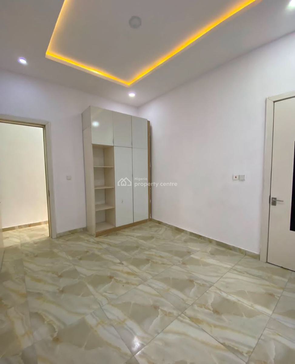 Luxury 2 Bedroom Apartment Sharing Kitchen with 1 Person., Oral Extension, Lekki, Lagos, Flat / Apartment for Rent