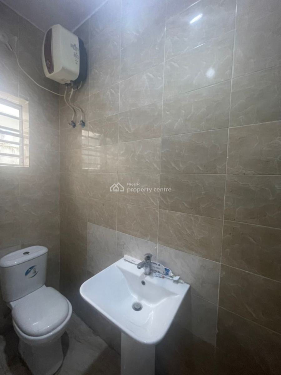 Very Clean and Standard Room in a Duplex Available, Orchid Road, Lekki, Lagos, Self Contain (single Rooms) for Rent