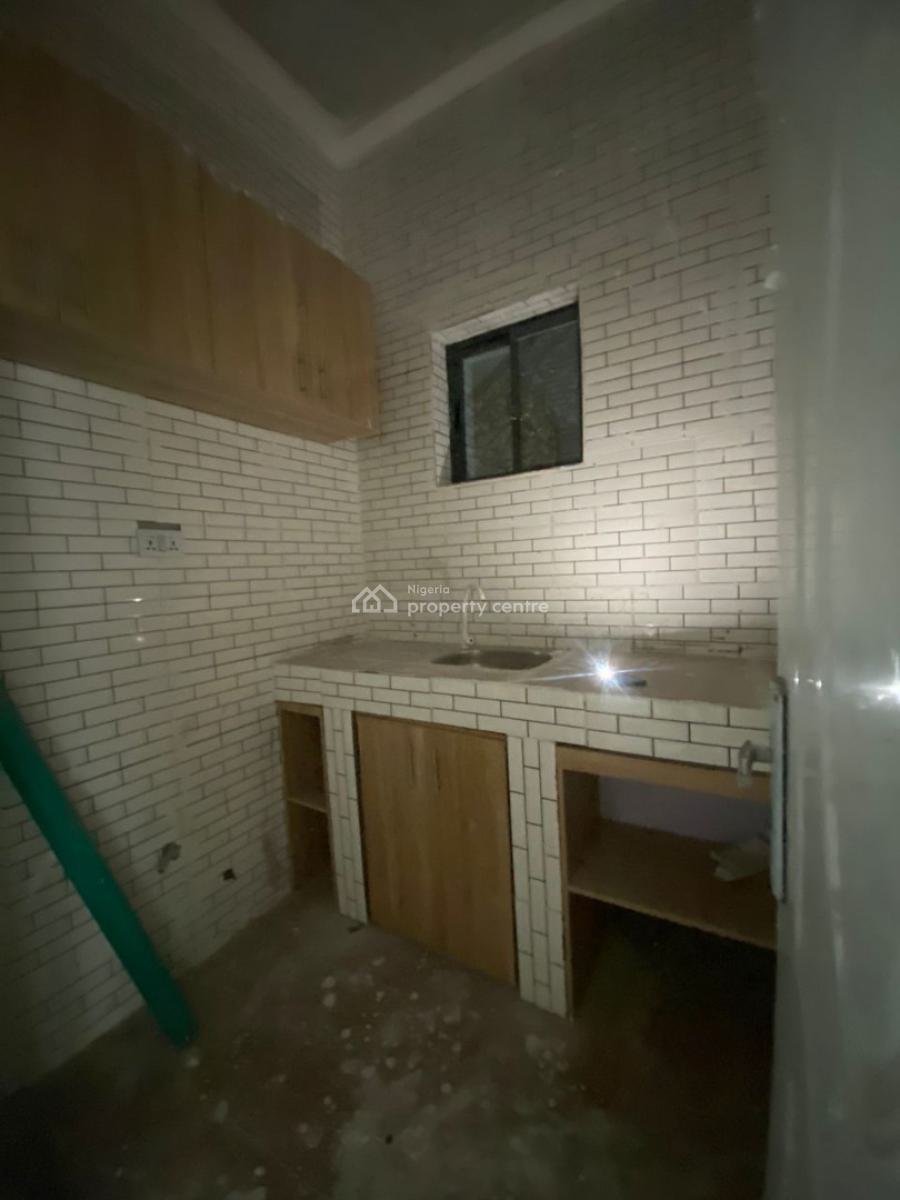 a Well Built 2bedroom Flat, Beach Road Abraham Adesunya, Lekki Phase 2, Lekki, Lagos, Flat / Apartment for Rent