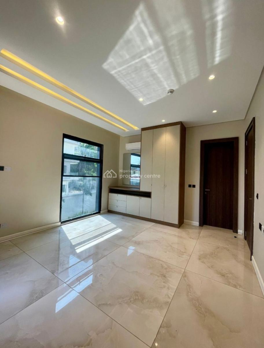 Luxurious 5bedroom Terrace Duplex in a Serene Environment, a Luxurious 5bedroom Terrace Duplex with Spacious Living Room, Old, Ikoyi, Lagos, Terraced Duplex for Sale