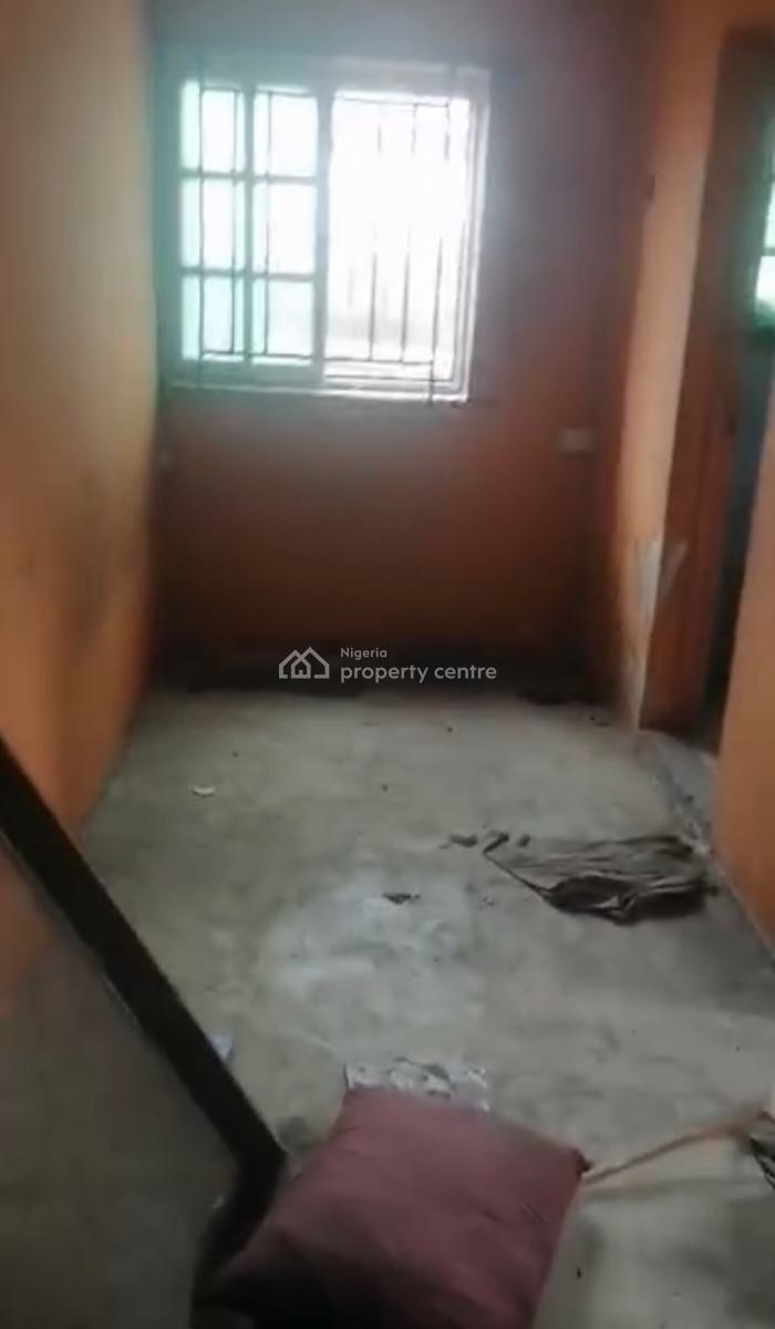 a Standard, Executive Solid Building, Itire-ikate, Surulere, Lagos, Block of Flats for Sale